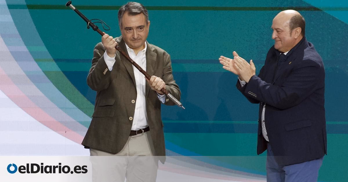 ¿Quién creó el cuarto poder?