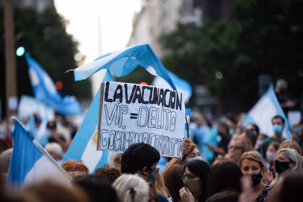 ¿A qué se refiere la metáfora de la vacuna social?